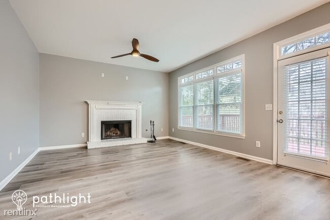 Foto del edificio - 4 br, 2.5 bath House - 3937 Remington Way ...