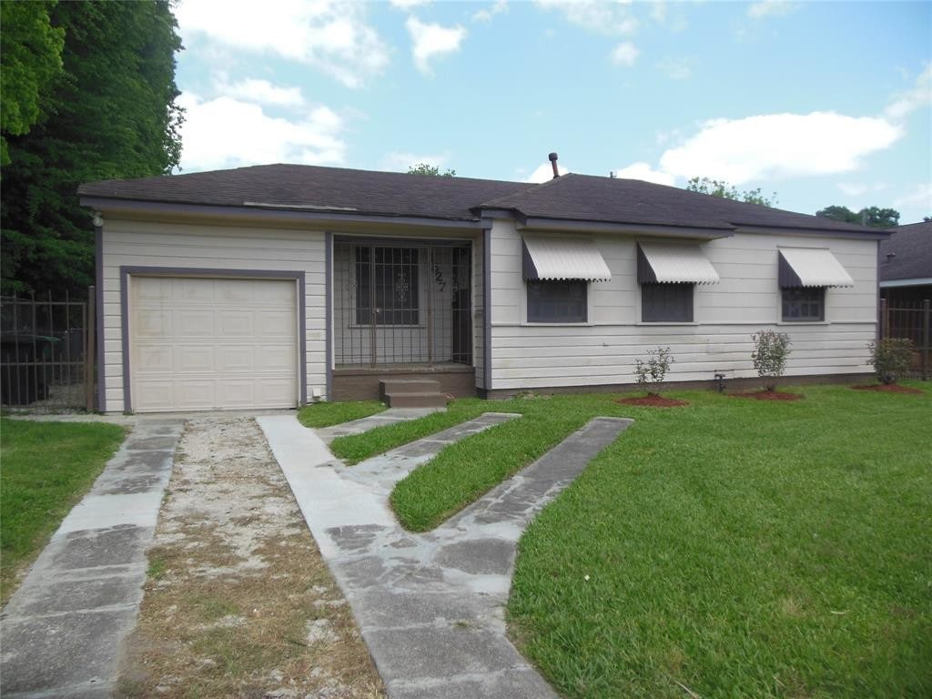 Primary Photo - 4827 Eppes St