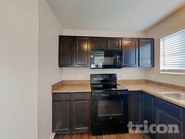 Foto del edificio - 6077 W Jamison Dr