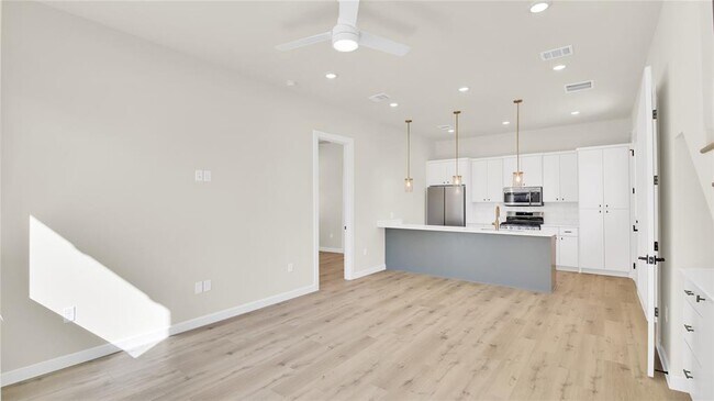 Foto del edificio - 6802 Montana St