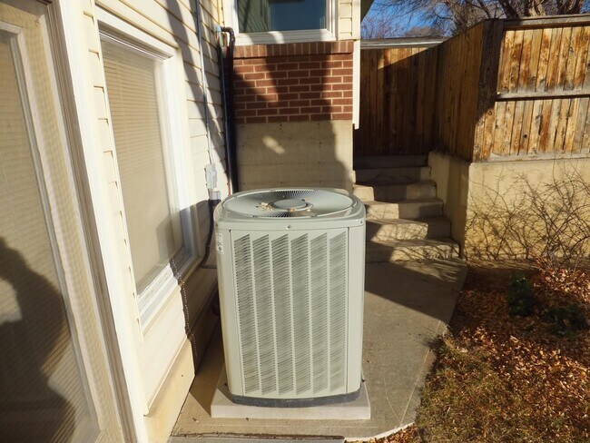 Foto del edificio - 1702 Edgar St