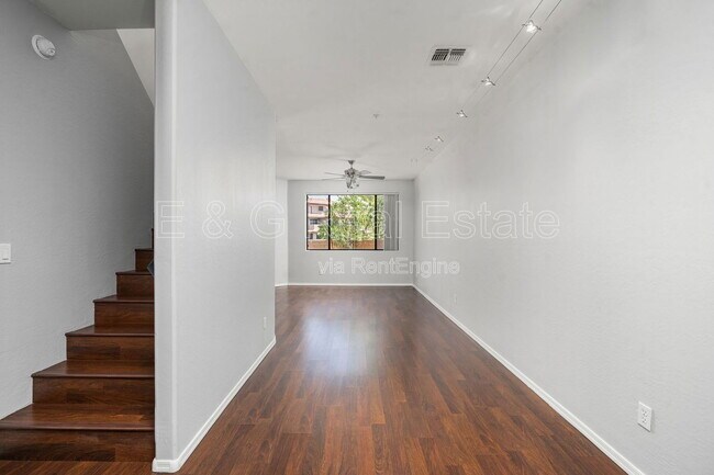 Foto del edificio - 7601 E Roosevelt St