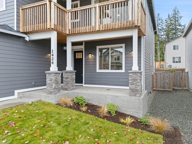 Building Photo - Stunning 4-Bedroom Home in Bremerton