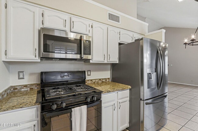 Building Photo - 12119 Tower Hill Dr