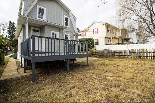 Building Photo - 403 Kingston Rd