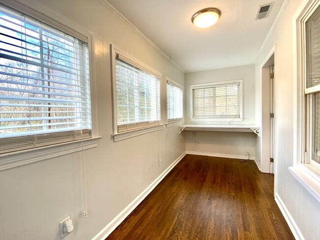 Foto del edificio - Freshly Renovated Hendersonville Cottage L...