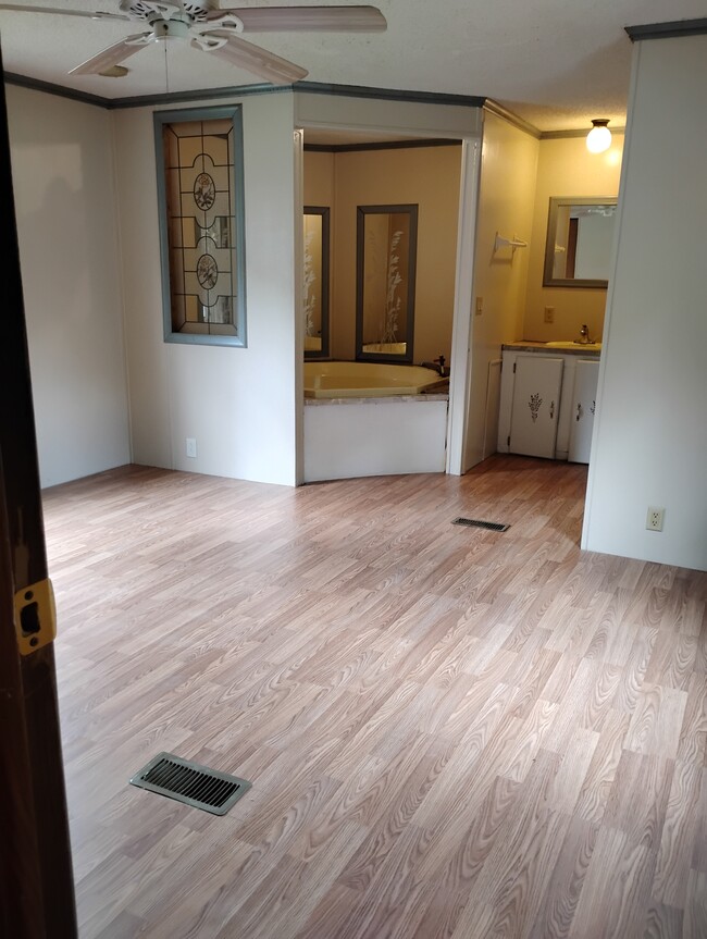 Building Photo - 279 Outback Dr