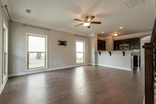 Building Photo - Stunning 2-bedroom townhouse in Antioch