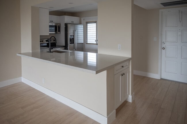 Foto del edificio - 3001 S Course Dr