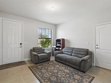 Building Photo - 10070 W Villa Cir