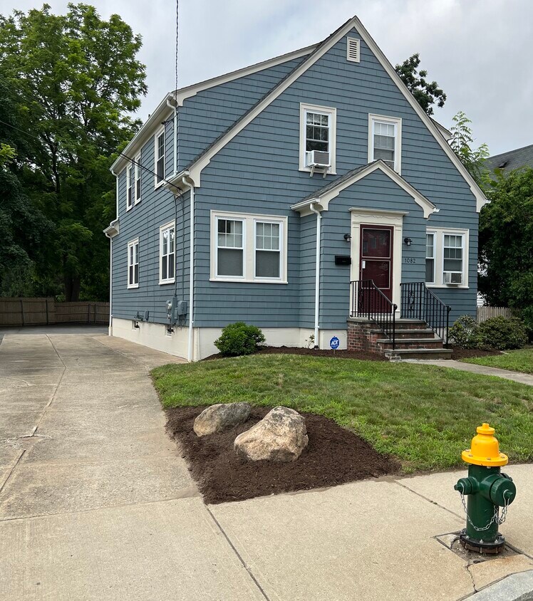 Primary Photo - 1082 Smith St