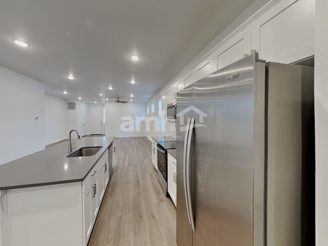 Foto del edificio - 23553 E 3rd Pl