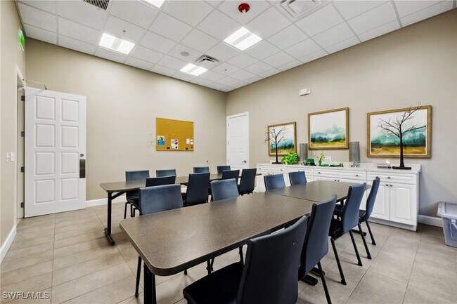 Building Photo - 1383 Artesia Dr E