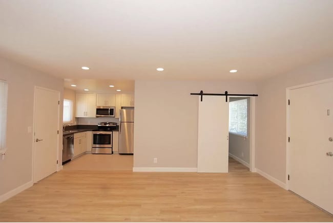 Building Photo - 1588 Ontario Dr