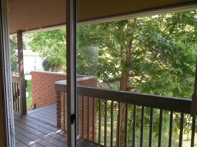 Foto del edificio - Castlewood Apartments