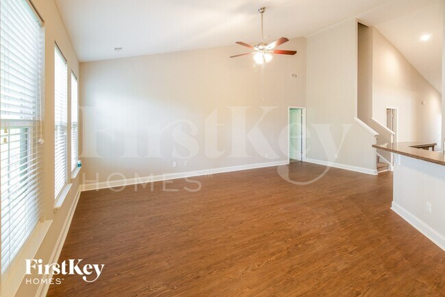 Foto del edificio - 107 Springbank Ct
