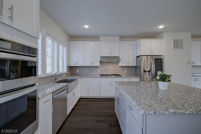 Building Photo - 32 Ambrosia Ct