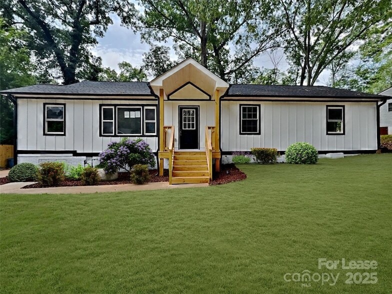 Foto principal - 2633 Brentwood Pl