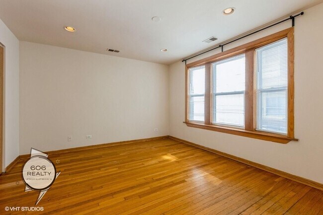 Building Photo - 3407 W Parker Ave