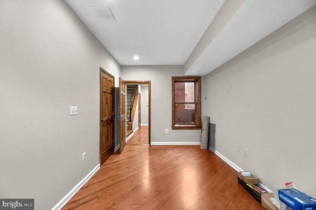 Building Photo - 1615 Shakespeare St