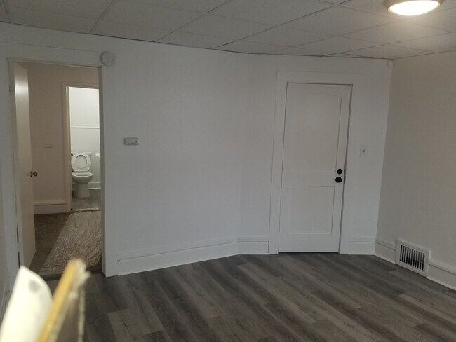 Foto del edificio - 613 E 1st St