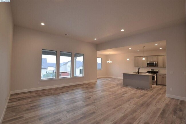 Building Photo - Modern 3 Bed, 2 Bath Pro-Made Rambler in R...