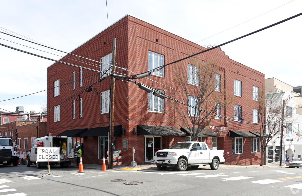 Foto del edificio - Water Street Apartments