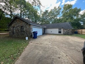 Building Photo - 7241 Black Oak Dr
