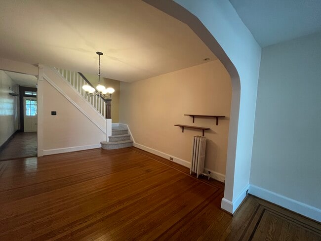 Dining Room - 915 W 33rd St