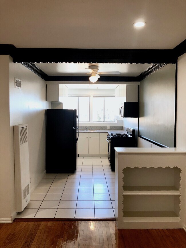 Building Photo - 9001 Monte Mar Dr