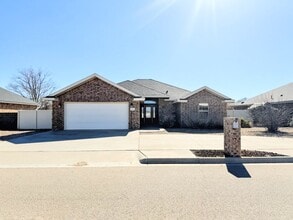 Building Photo - 426 E University Dr