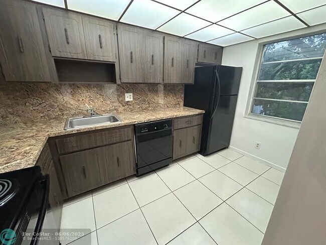 Foto del edificio - 6033 SW 35th St