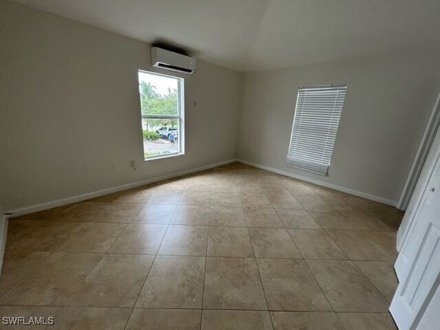Foto del edificio - 1555 Blue Point Ave