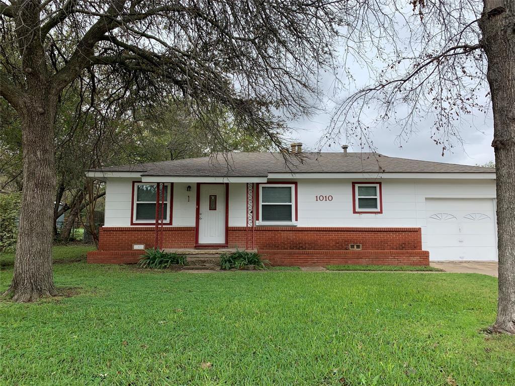 1010 Warden St, Benbrook, TX 76126 House Rental in Benbrook, TX