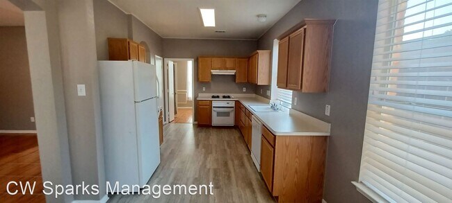 Foto del edificio - 5 br, 2.5 bath House - 4221 Greenwood Trail