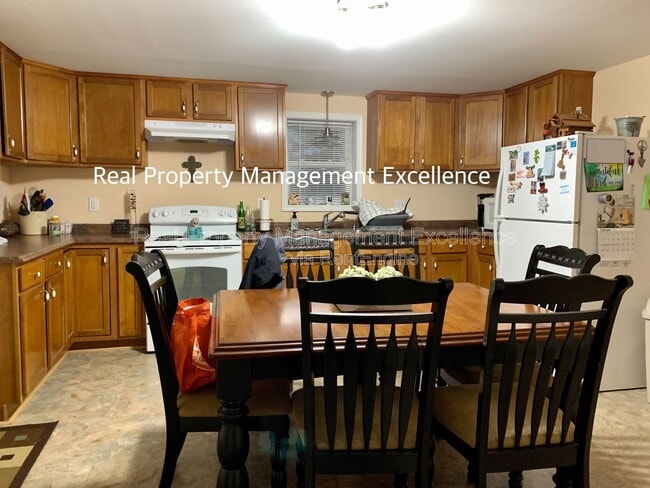 Foto del edificio - 629 S Peedin Ave