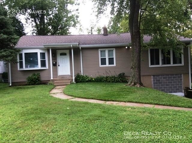 Foto principal - 3 bedroom in Saint Louis MO 63114