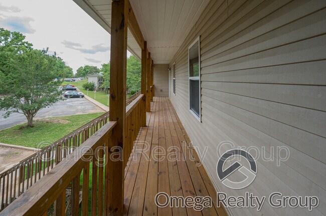 Foto del edificio - 1180 Aquarius Dr