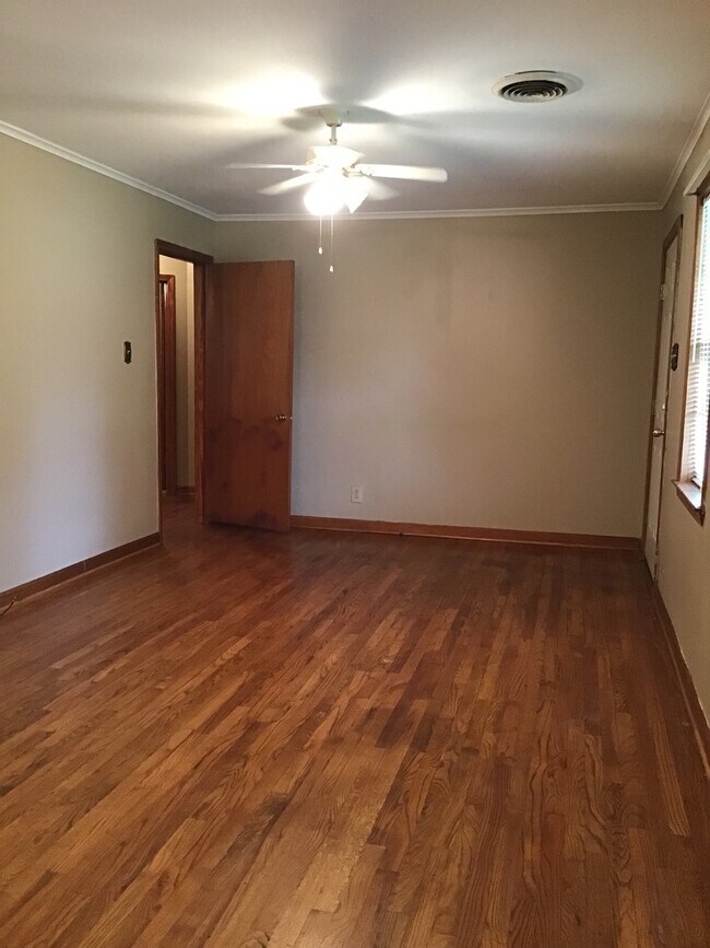 Building Photo - 1124 Hatchie St