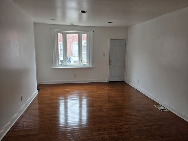Building Photo - 505 Shearman St