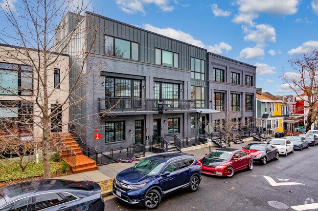 770-774 Girard St NW - Helicopter Factory