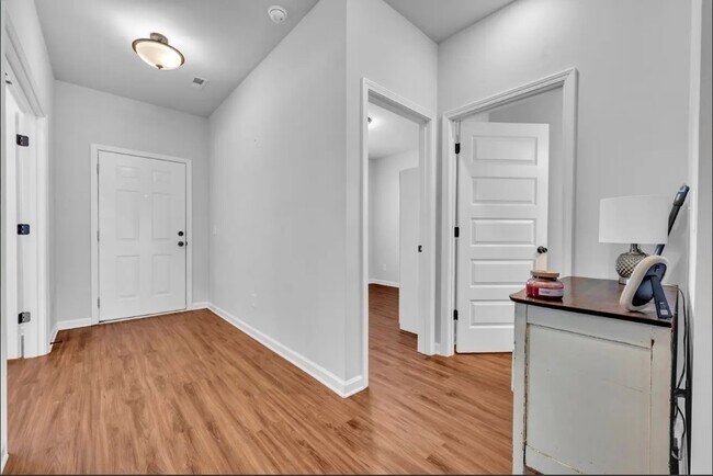 Foto del edificio - 13905 Hickory Brook Rd