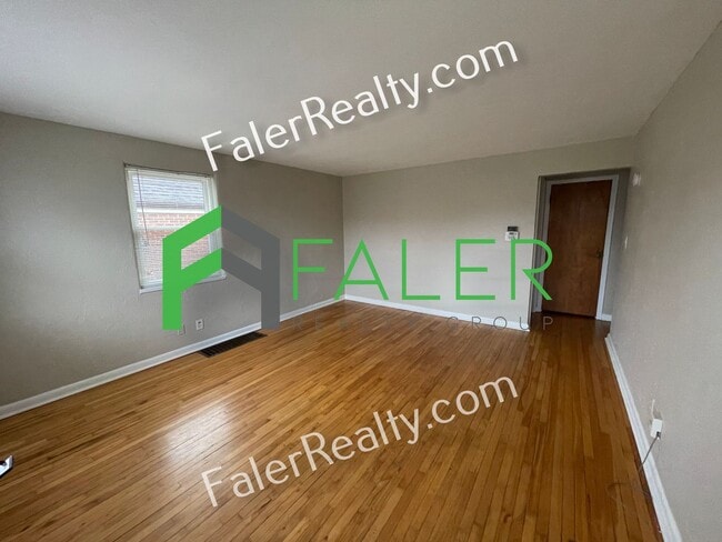 Building Photo - Charming Cape Cod w/ Garage