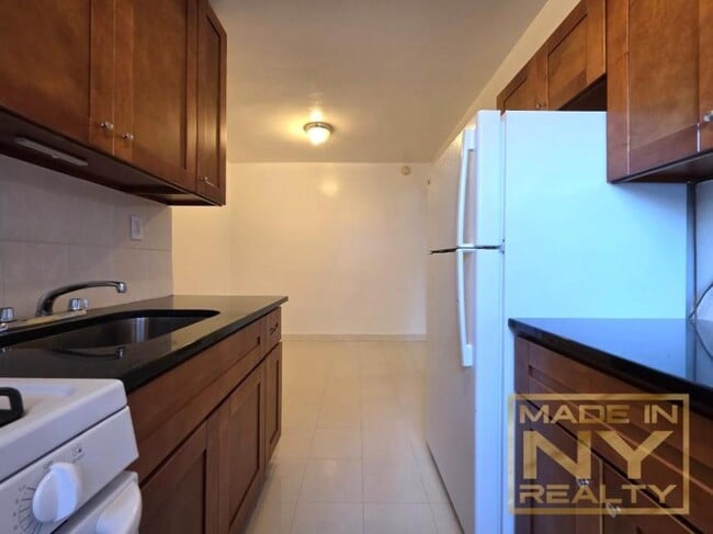 Building Photo - 1 bedroom in FOREST HILLS NY 11375