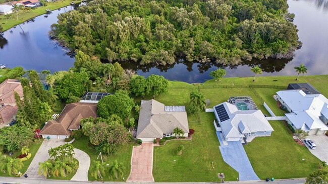 Foto del edificio - 1465 SE Westmoreland Blvd