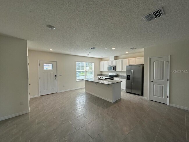 Foto del edificio - 17077 Water Spring Blvd