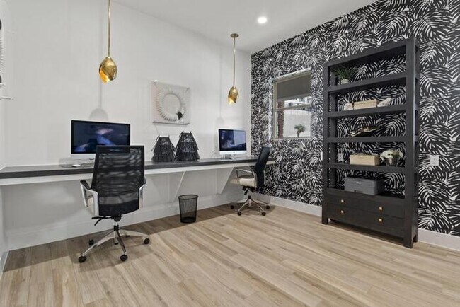 Foto del edificio - 12000 S I-35 Frontage Rd