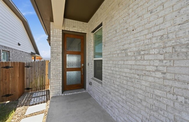 Building Photo - 13101 Brave Tenderfoot Trl
