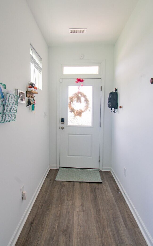 Foto del edificio - Coming Soon! 3 Bedroom 2.5 Bathroom
