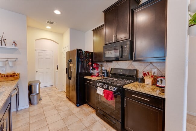 Building Photo - 6047 Wesley Manor Ct